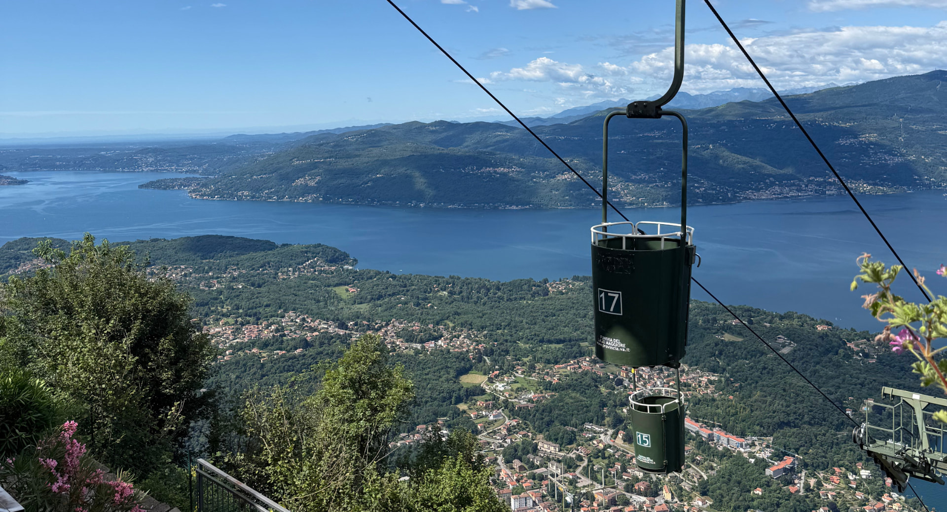 Funivia sopra il Lago Maggiore